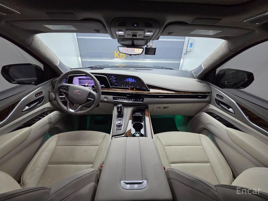 2023 Cadillac Escalade V 6.2 Sports Platinum с пробегом 16 334 км