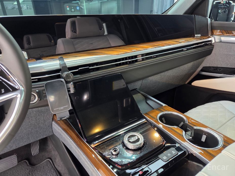 2025 Cadillac Escalade V 6.2 ESV ESV Sports Platinum с пробегом 1 550 км