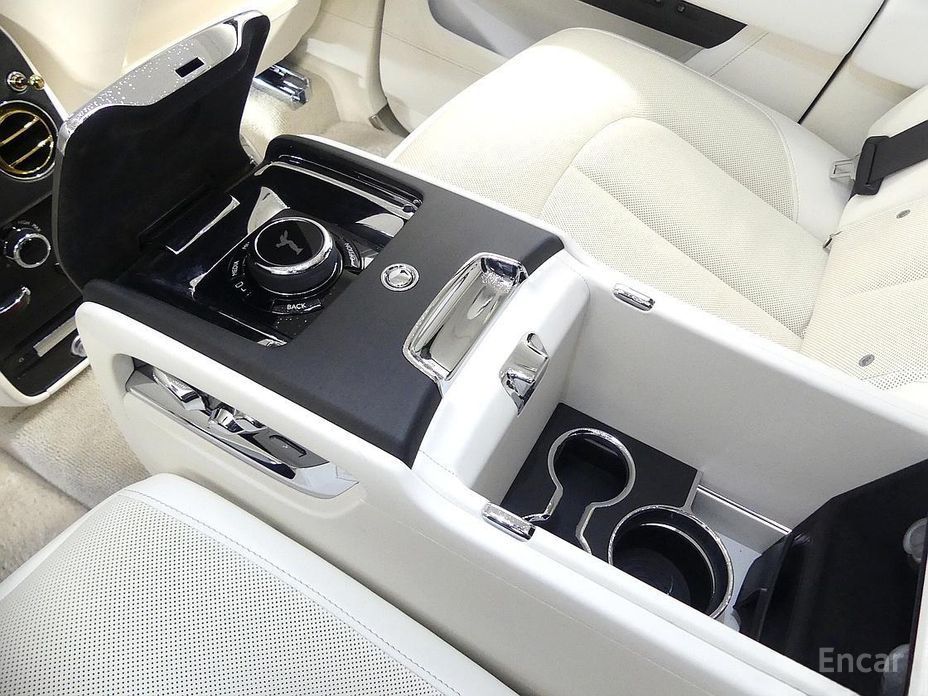 2023 Rolls-Royce Cullinan I 6.7 V12 с пробегом 9 200 км