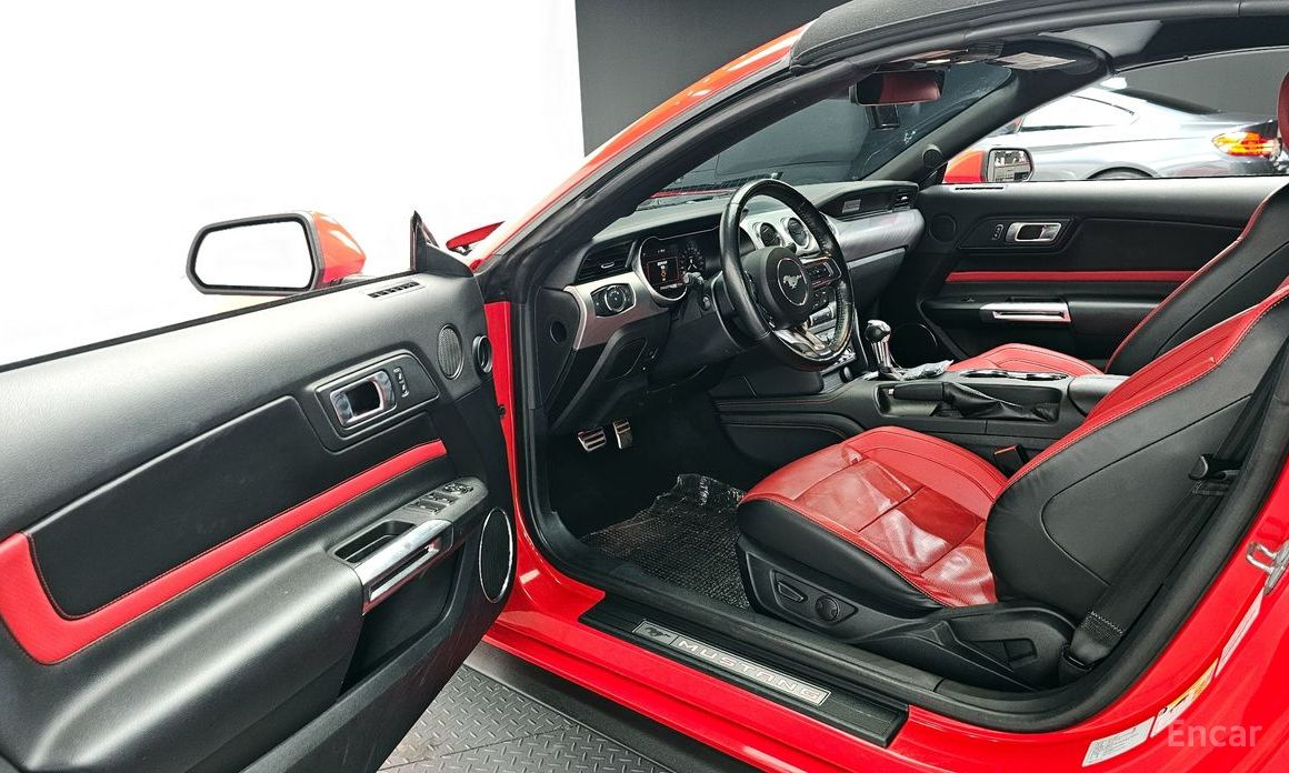 2023 Ford Mustang VI Рестайлинг Convertible с пробегом 37 897 км