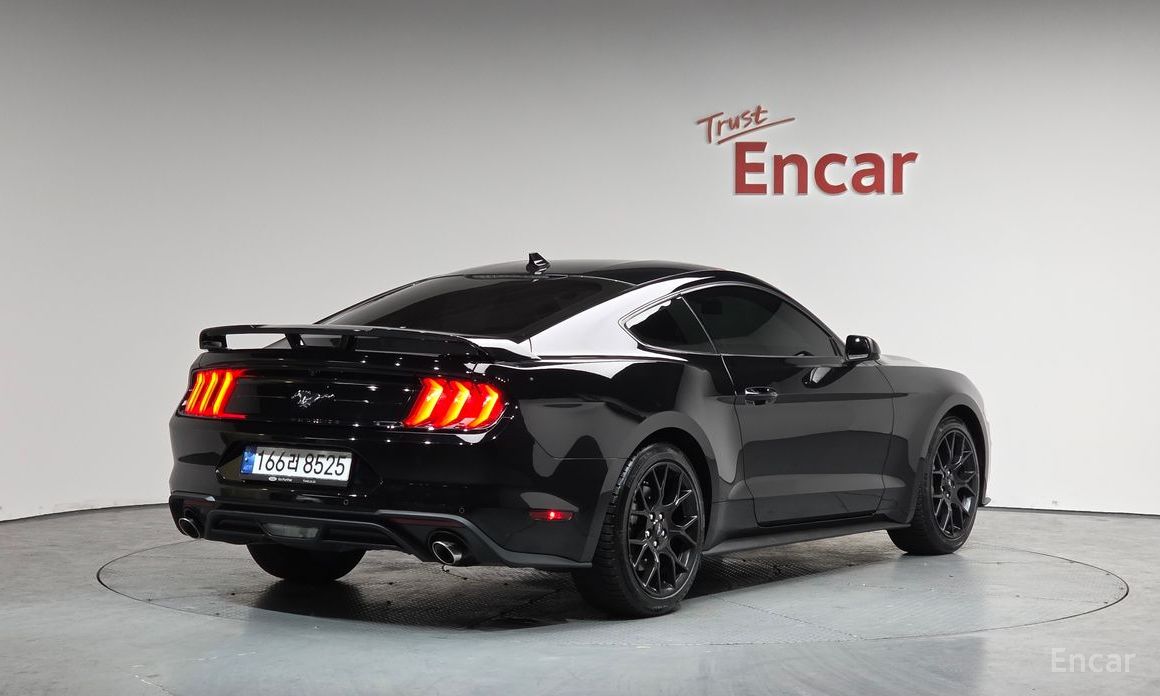 2022 Ford Mustang VI Рестайлинг Coupe с пробегом 40 351 км