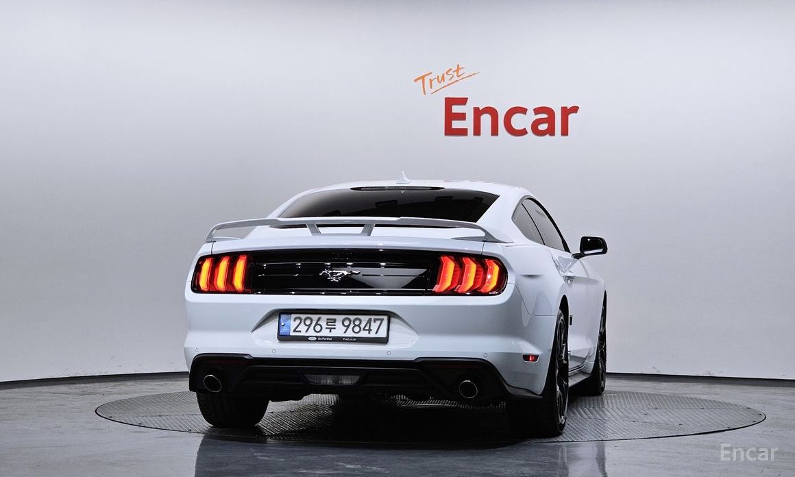 2022 Ford Mustang VI Рестайлинг Coupe с пробегом 39 784 км