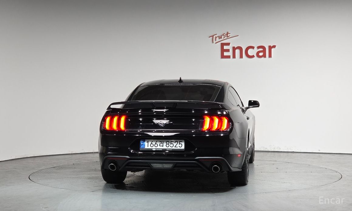 2022 Ford Mustang VI Рестайлинг Coupe с пробегом 40 351 км