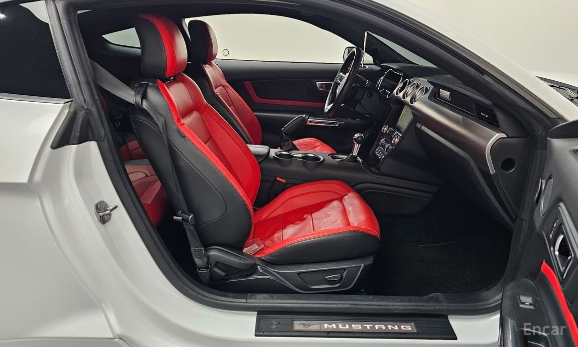 2022 Ford Mustang VI Рестайлинг Coupe с пробегом 39 784 км
