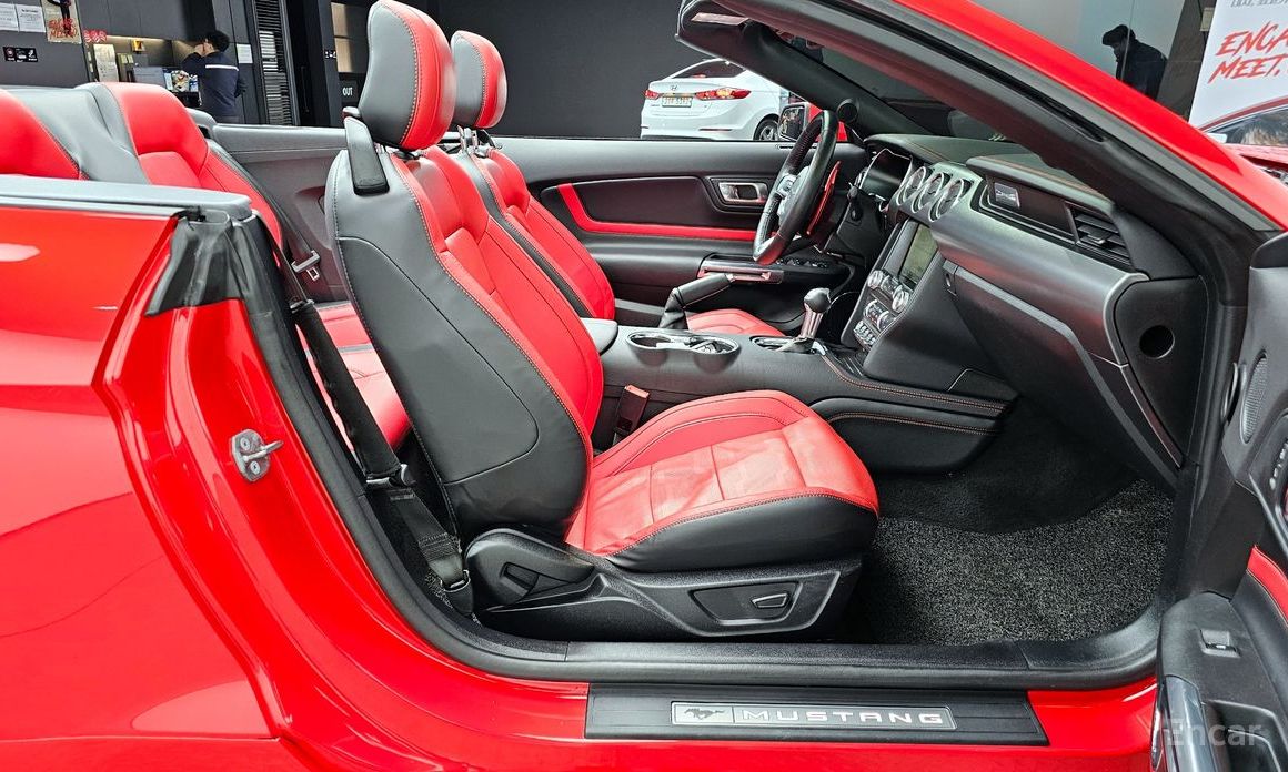 2022 Ford Mustang VI Рестайлинг Convertible с пробегом 47 457 км