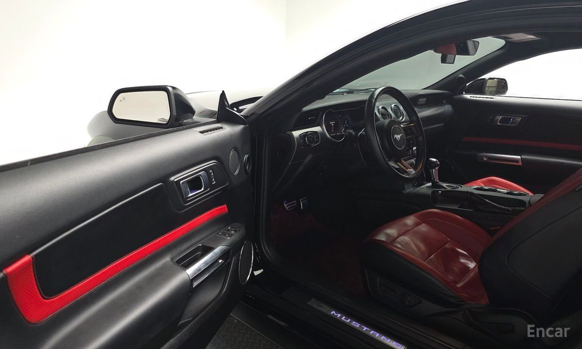 2022 Ford Mustang VI Рестайлинг Coupe с пробегом 40 351 км