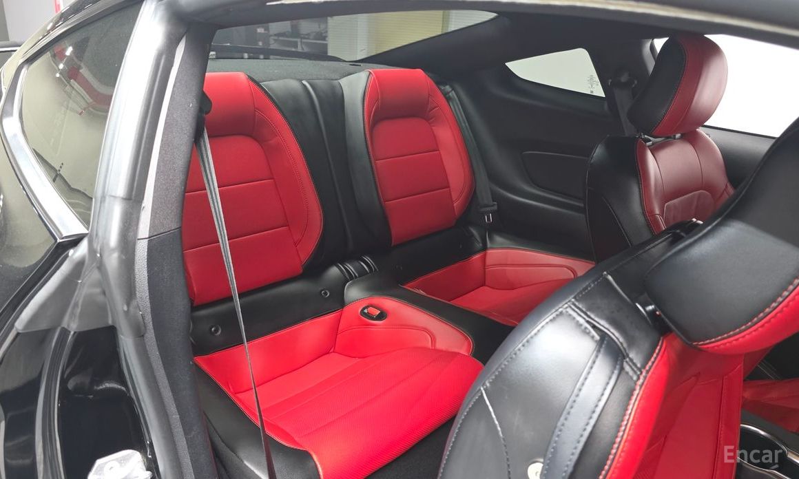 2022 Ford Mustang VI Рестайлинг Coupe с пробегом 40 351 км