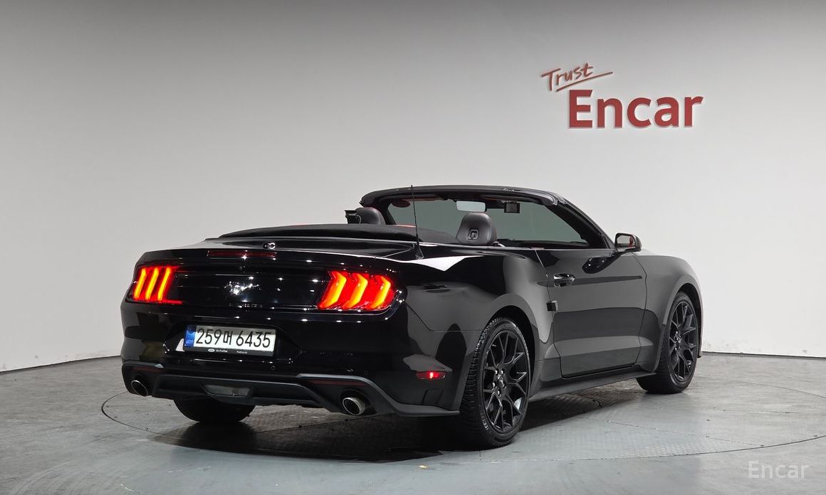 2022 Ford Mustang VI Рестайлинг Convertible с пробегом 45 024 км