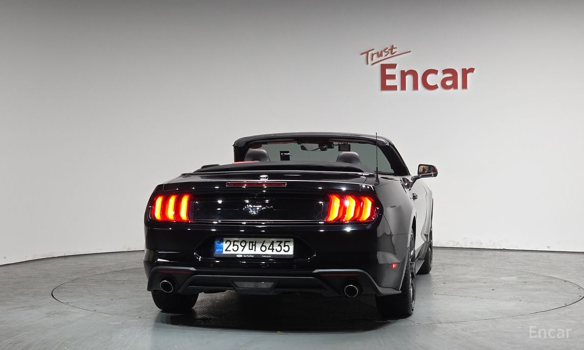 2022 Ford Mustang VI Рестайлинг Convertible с пробегом 45 024 км