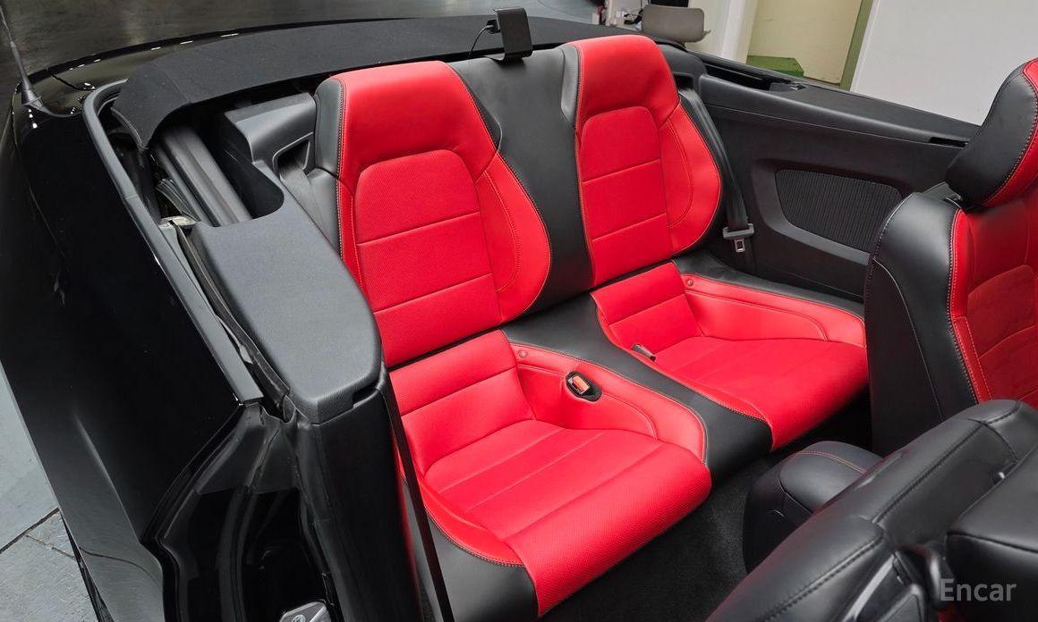 2022 Ford Mustang VI Рестайлинг Convertible с пробегом 45 024 км