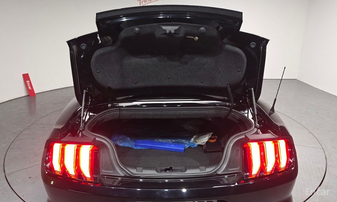 2022 Ford Mustang VI Рестайлинг Convertible с пробегом 45 024 км
