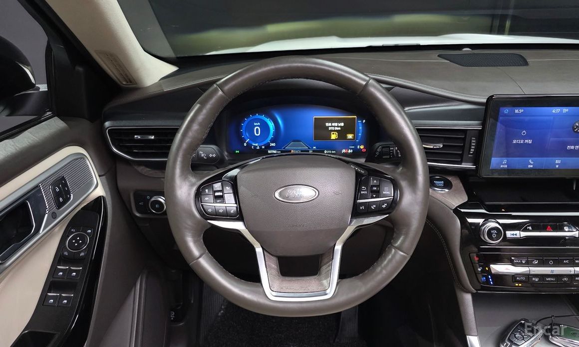 2022 Ford Explorer VI Рестайлинг 3.0 Platinum 4WD с пробегом 107 790 км