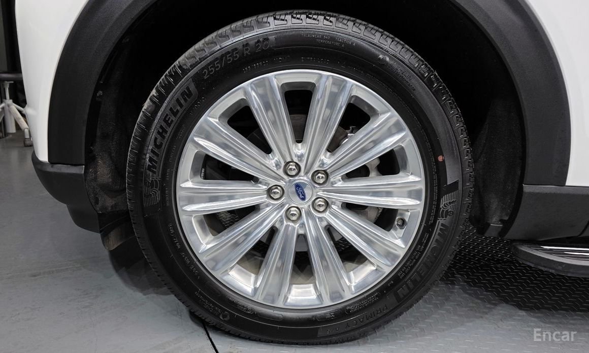 2023 Ford Explorer VI Рестайлинг 2.3 LimIted 4WD с пробегом 19 395 км