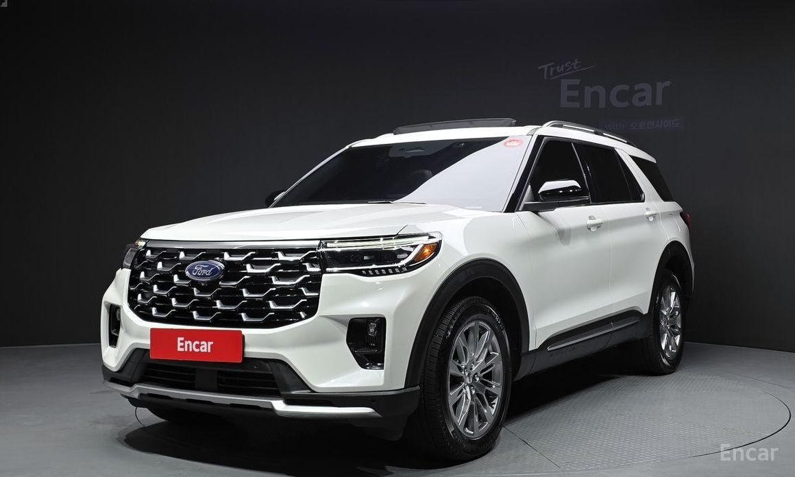 2024 Ford Explorer VI Рестайлинг 2.3 Platinum 4WD с пробегом 9 061 км
