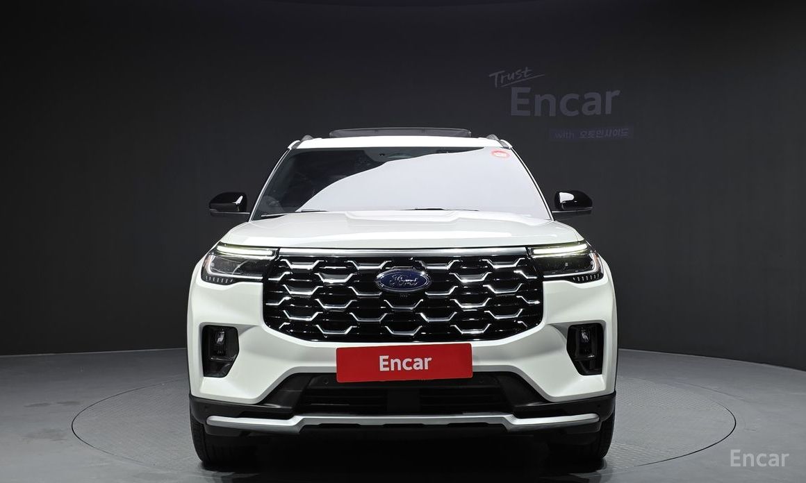 2024 Ford Explorer VI Рестайлинг 2.3 Platinum 4WD с пробегом 9 061 км
