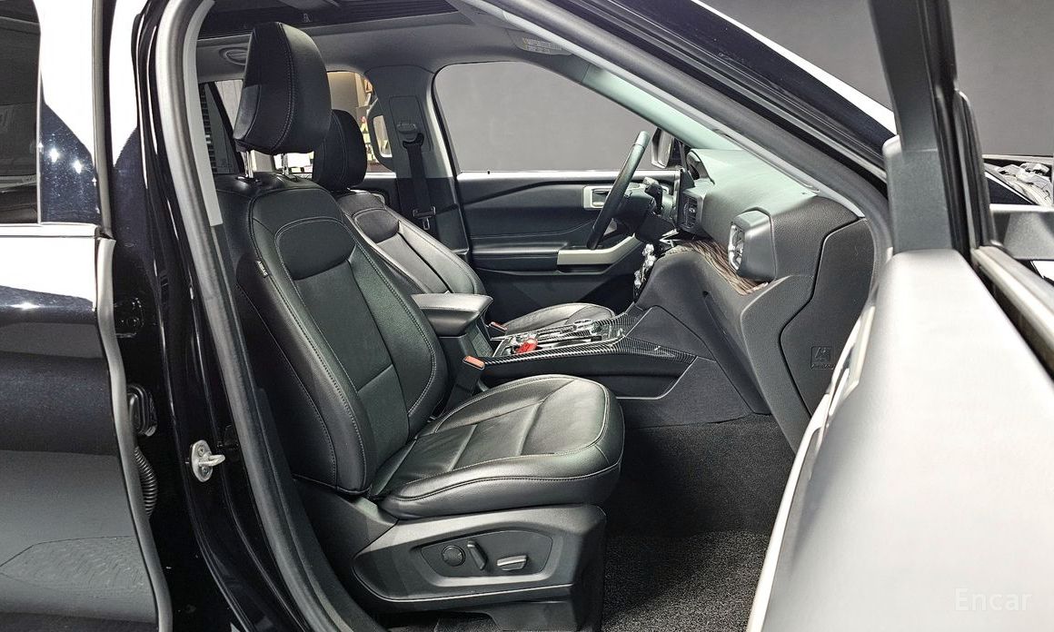 2022 Ford Explorer VI Рестайлинг 2.3 LimIted 4WD с пробегом 49 567 км