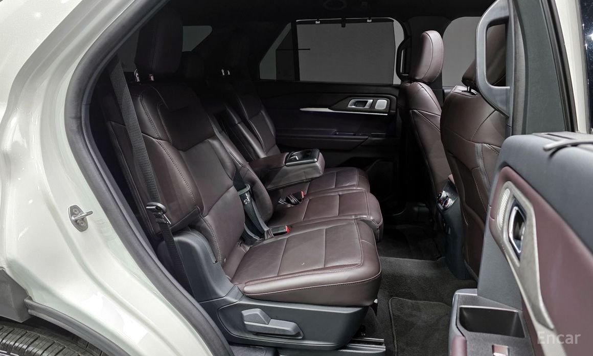 2024 Ford Explorer VI Рестайлинг 2.3 Platinum 4WD с пробегом 9 061 км