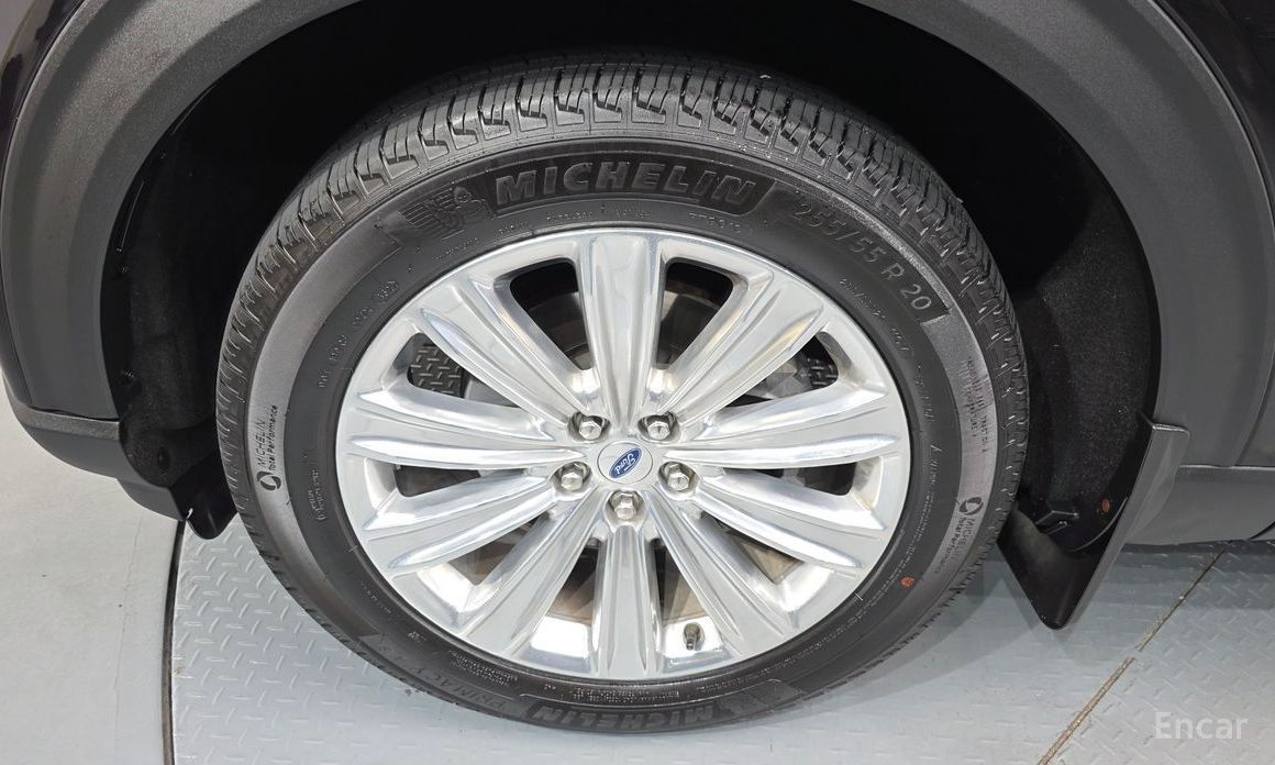 2023 Ford Explorer VI Рестайлинг 2.3 LimIted 4WD с пробегом 10 057 км