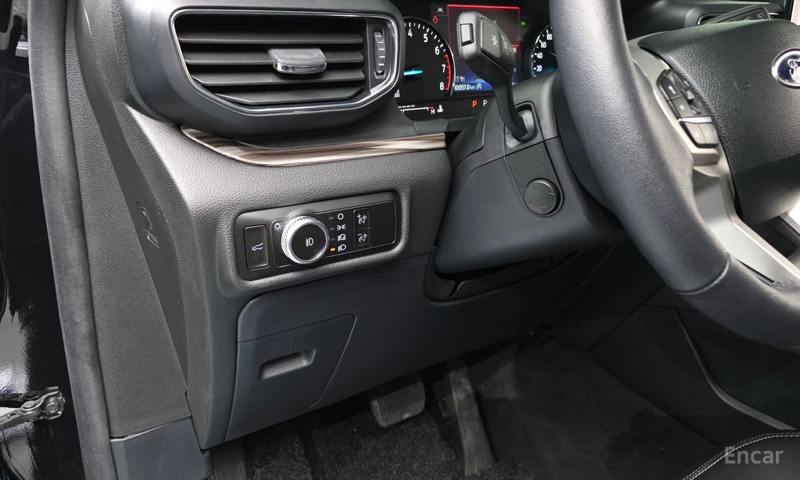 2023 Ford Explorer VI Рестайлинг 2.3 LimIted 4WD с пробегом 10 057 км