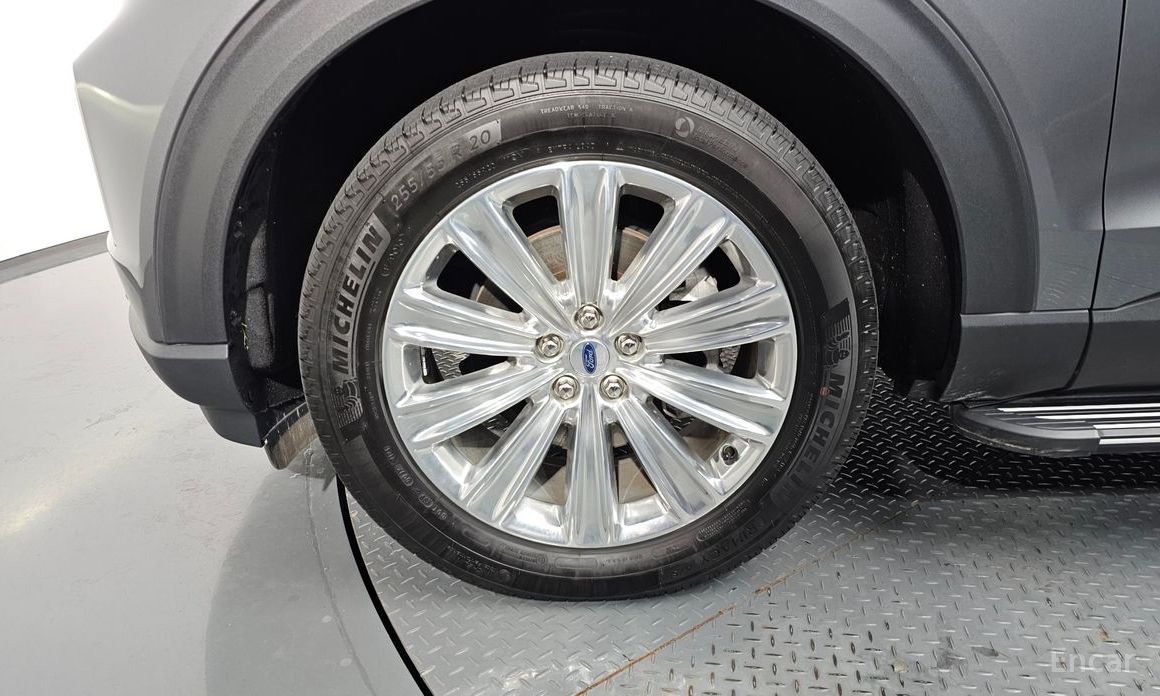 2023 Ford Explorer VI Рестайлинг 2.3 LimIted 4WD с пробегом 18 199 км