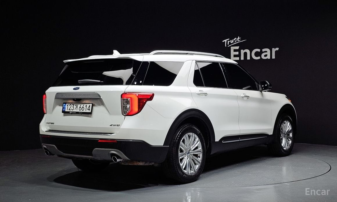 2022 Ford Explorer VI Рестайлинг 2.3 LimIted 4WD с пробегом 17 164 км