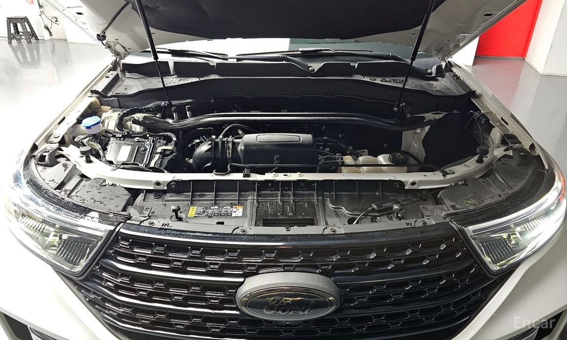 2022 Ford Explorer VI Рестайлинг 2.3 LimIted 4WD с пробегом 18 637 км