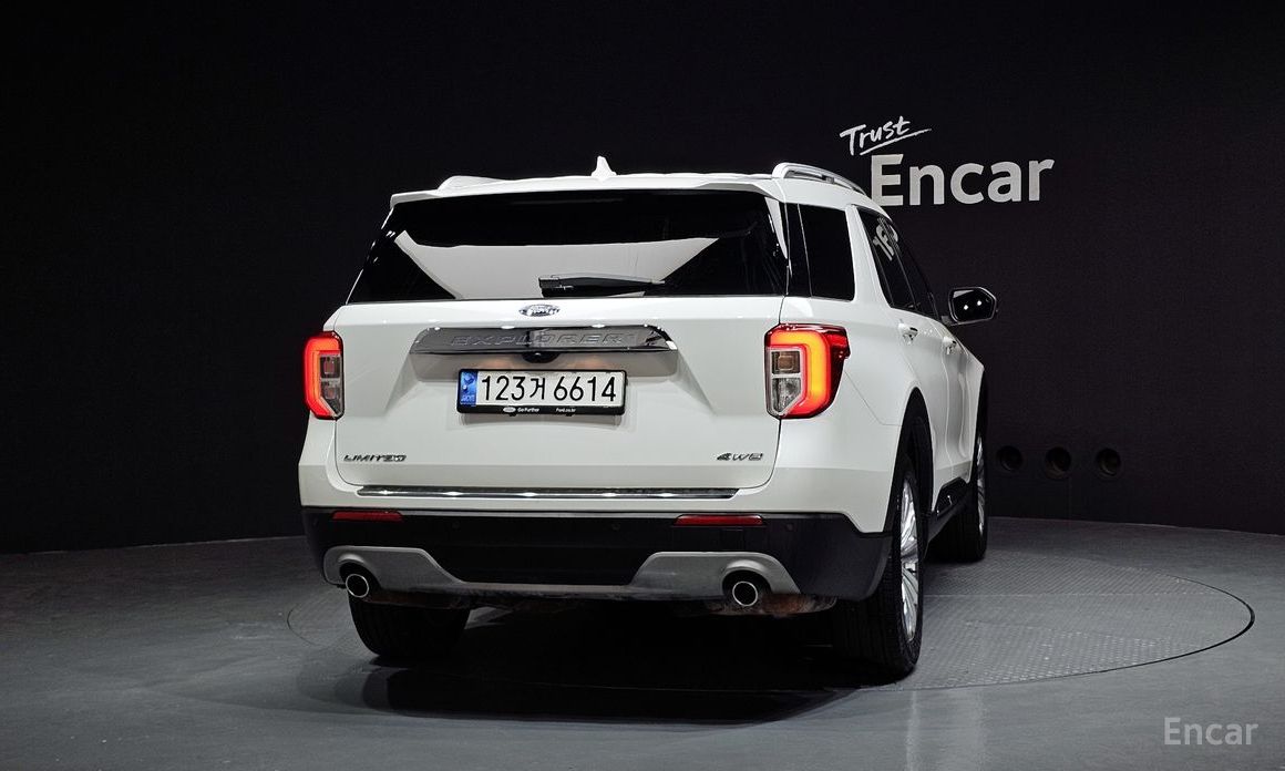 2022 Ford Explorer VI Рестайлинг 2.3 LimIted 4WD с пробегом 17 164 км