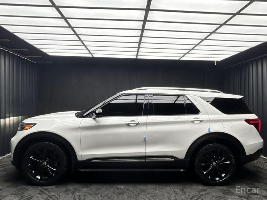 2022 Ford Explorer VI Рестайлинг 3.0 Platinum 4WD с пробегом 69 157 км