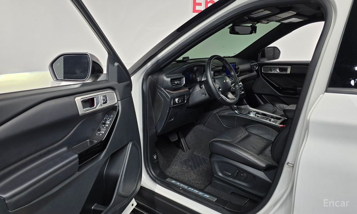 2023 Ford Explorer VI Рестайлинг 3.0 Platinum 4WD с пробегом 16 055 км