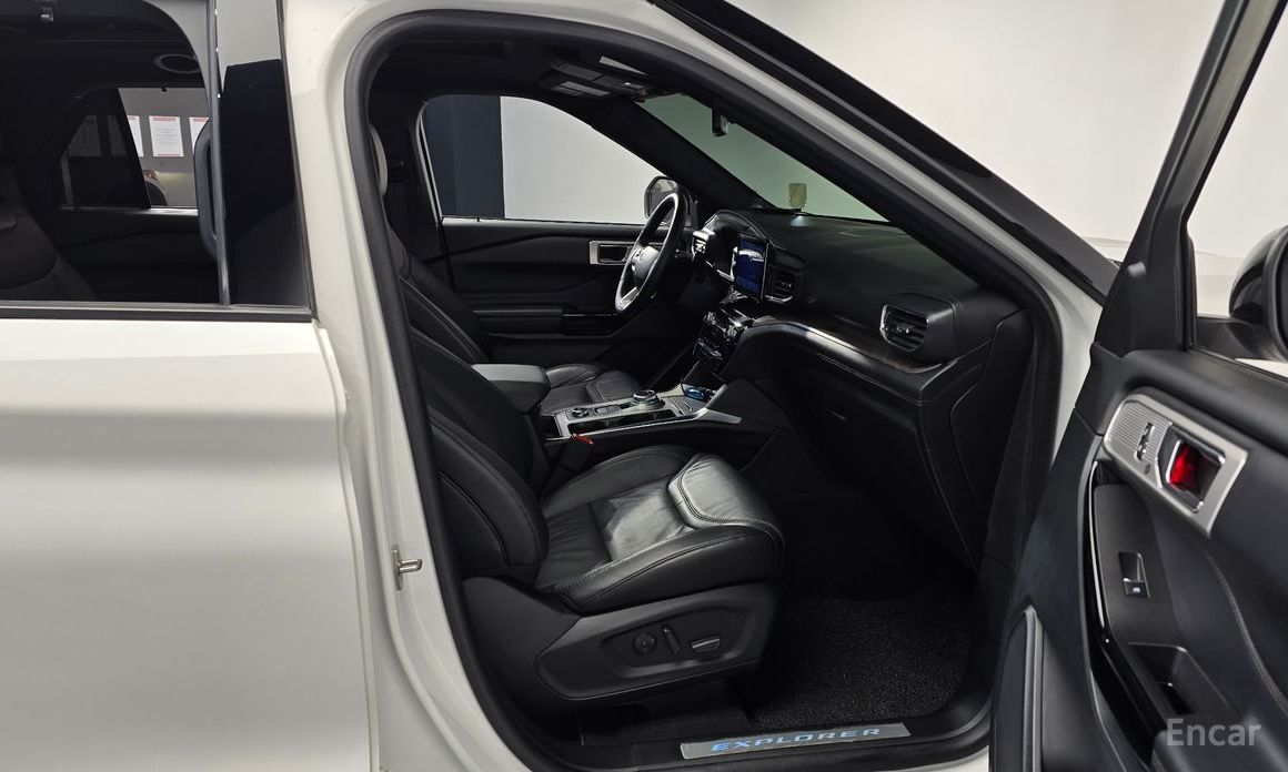 2023 Ford Explorer VI Рестайлинг 3.0 Platinum 4WD с пробегом 16 055 км