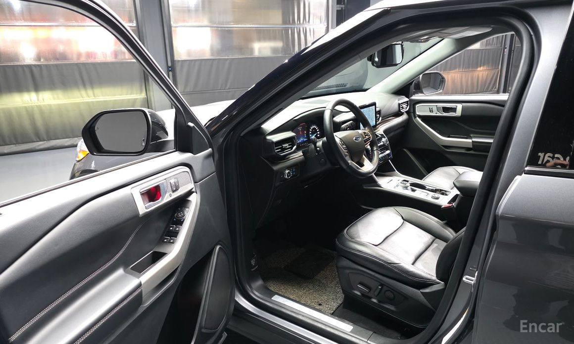 2022 Ford Explorer VI Рестайлинг 2.3 LimIted 4WD с пробегом 28 044 км