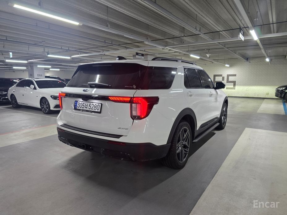 2024 Ford Explorer VI Рестайлинг 2.3 ST-Line 4WD с пробегом 15 788 км