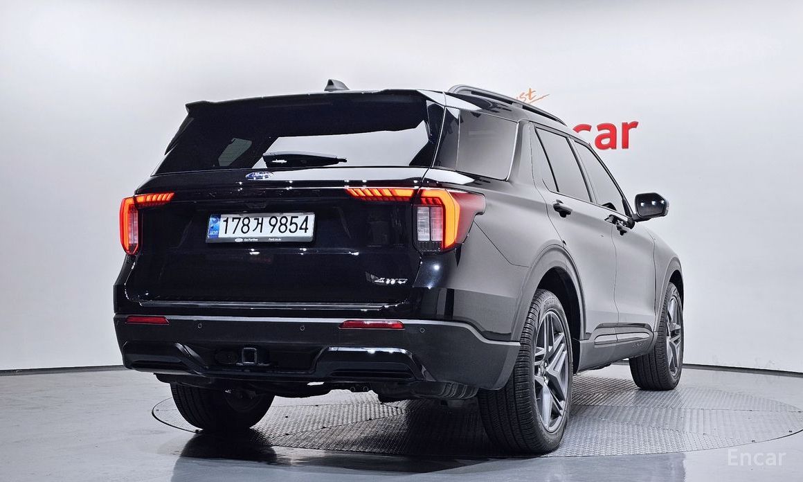 2024 Ford Explorer VI Рестайлинг 2.3 ST-Line 4WD с пробегом 4 707 км