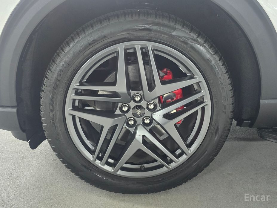 2024 Ford Explorer VI Рестайлинг 2.3 ST-Line 4WD с пробегом 15 788 км