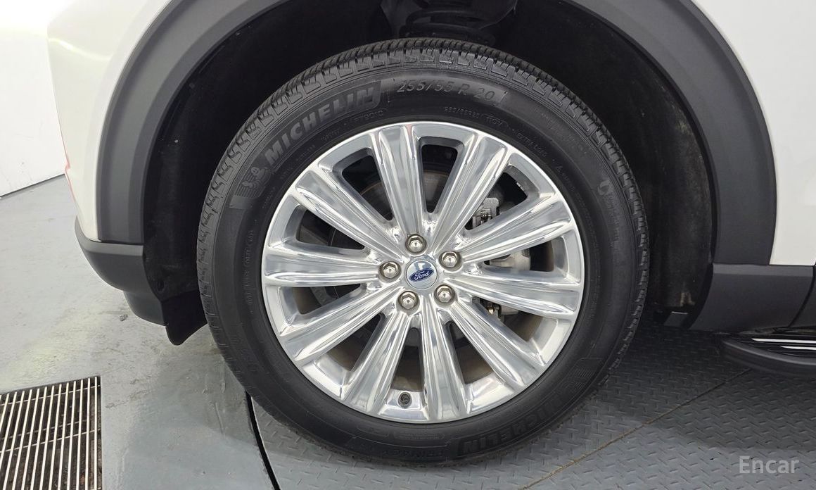 2023 Ford Explorer VI Рестайлинг 2.3 LimIted 4WD с пробегом 13 714 км