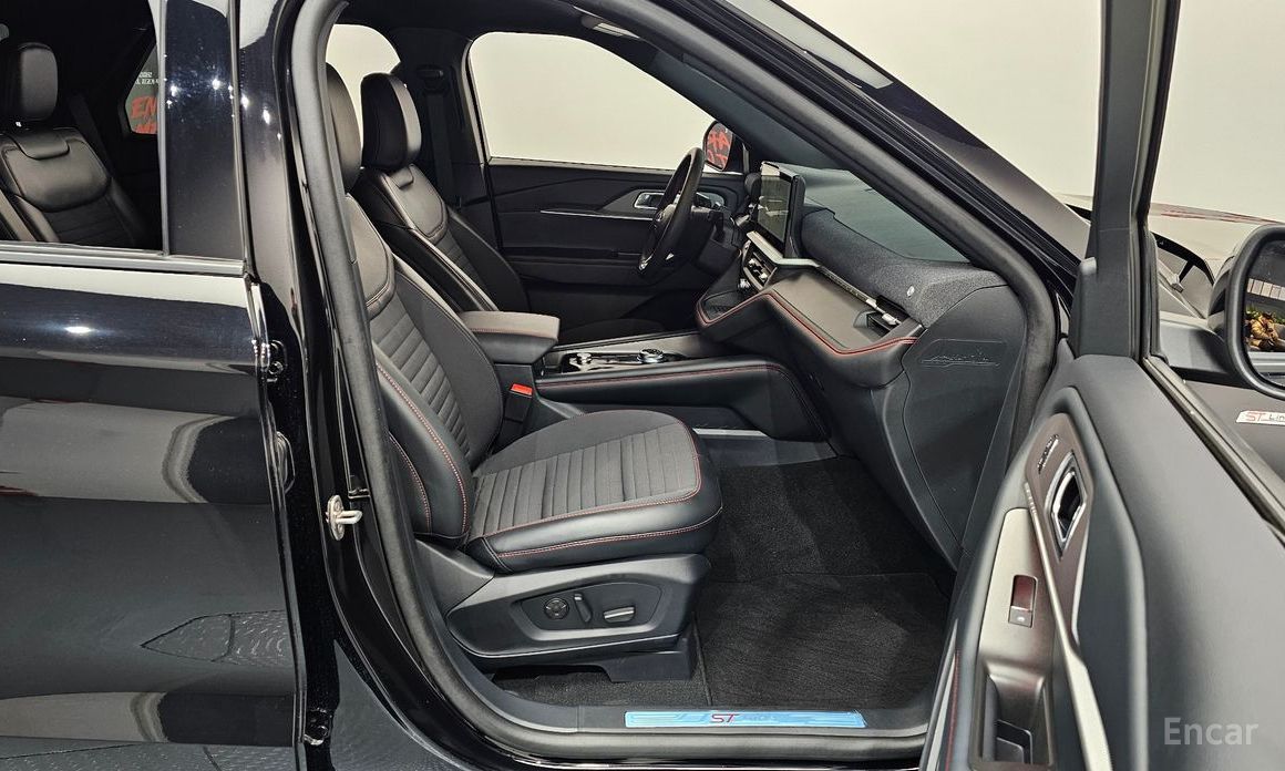 2024 Ford Explorer VI Рестайлинг 2.3 ST-Line 4WD с пробегом 4 707 км