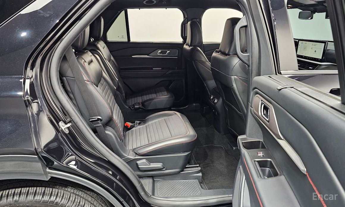 2024 Ford Explorer VI Рестайлинг 2.3 ST-Line 4WD с пробегом 4 707 км