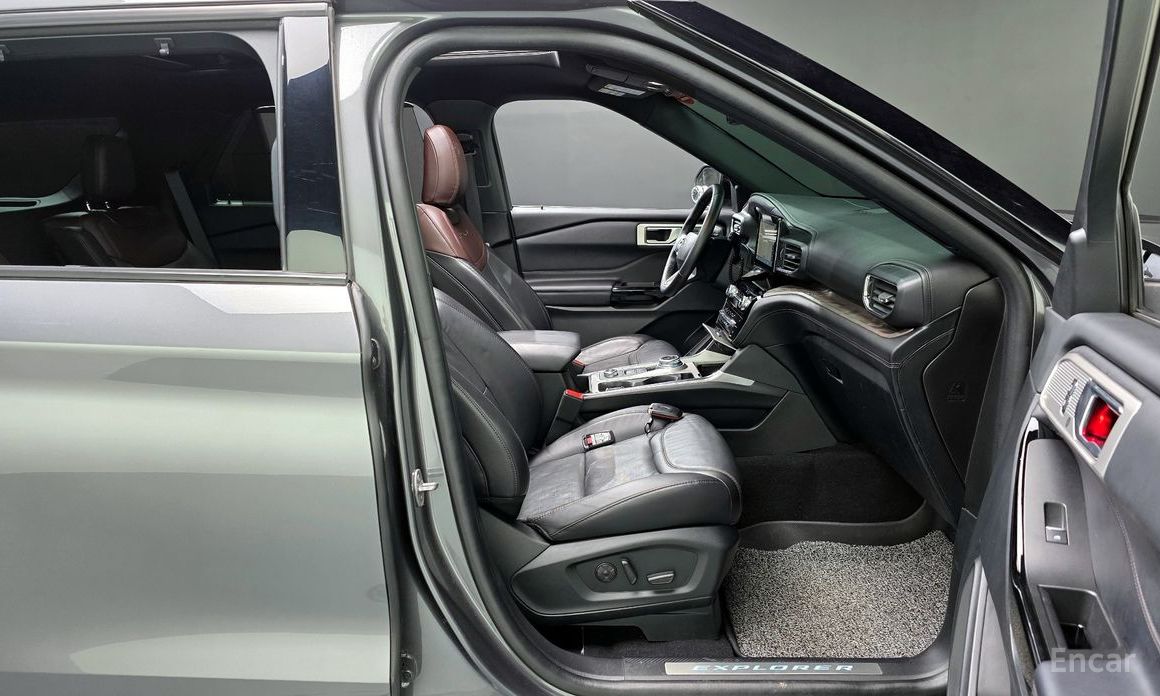 2023 Ford Explorer VI Рестайлинг 3.0 Platinum 4WD с пробегом 46 332 км