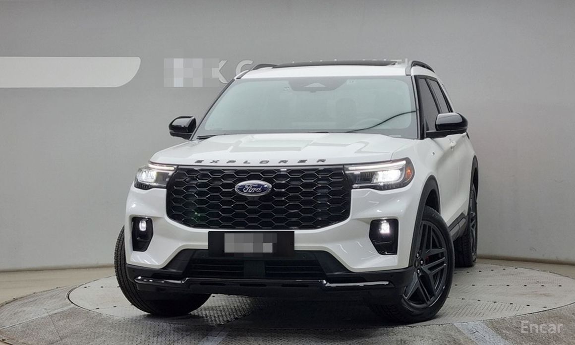 2024 Ford Explorer VI Рестайлинг 2.3 ST-Line 4WD с пробегом 12 074 км