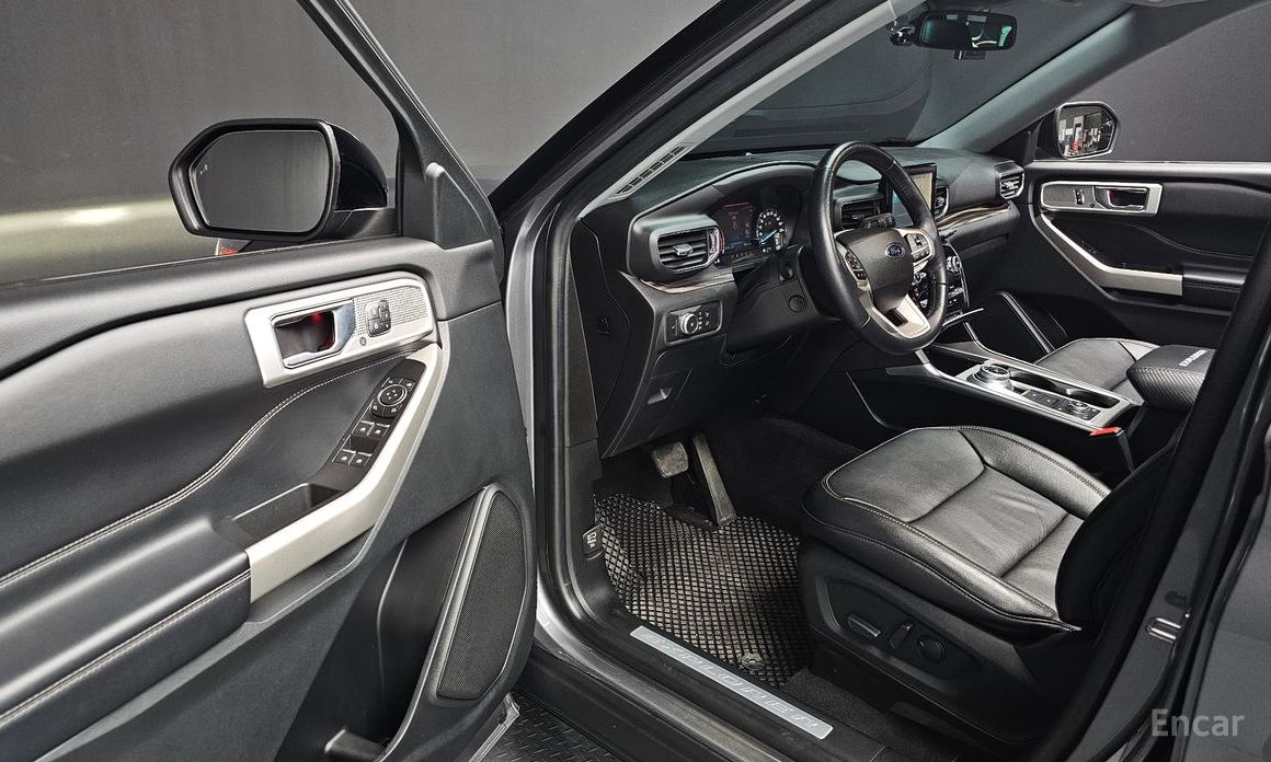 2022 Ford Explorer VI Рестайлинг 2.3 LimIted 4WD с пробегом 32 047 км