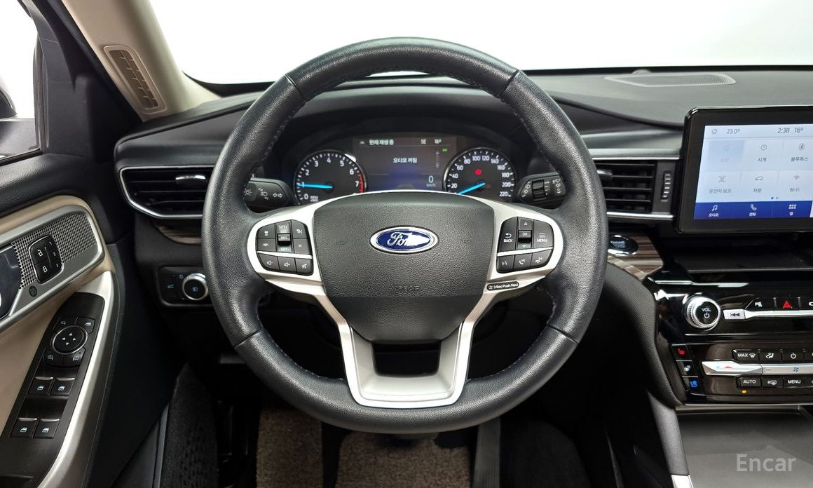 2022 Ford Explorer VI Рестайлинг 2.3 LimIted 4WD с пробегом 45 067 км