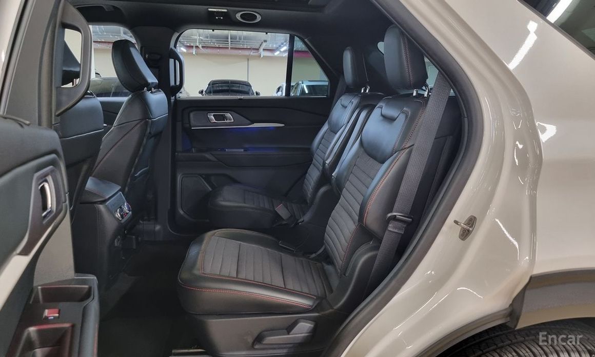 2024 Ford Explorer VI Рестайлинг 2.3 ST-Line 4WD с пробегом 12 074 км