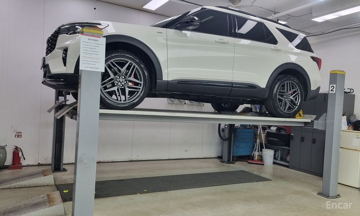 2024 Ford Explorer VI Рестайлинг 2.3 ST-Line 4WD с пробегом 12 074 км