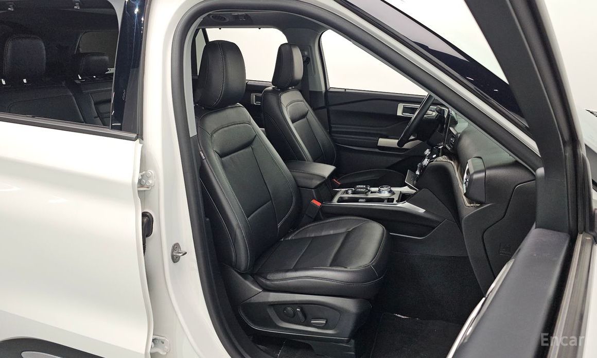2023 Ford Explorer VI Рестайлинг 2.3 LimIted 4WD с пробегом 20 706 км