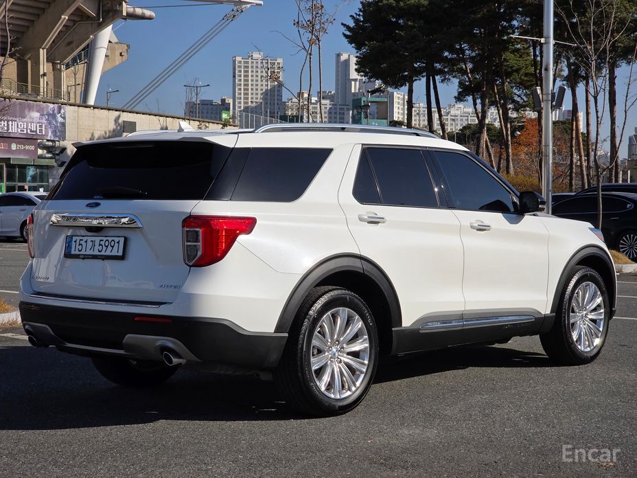 2023 Ford Explorer VI Рестайлинг 2.3 LimIted 4WD с пробегом 3 656 км