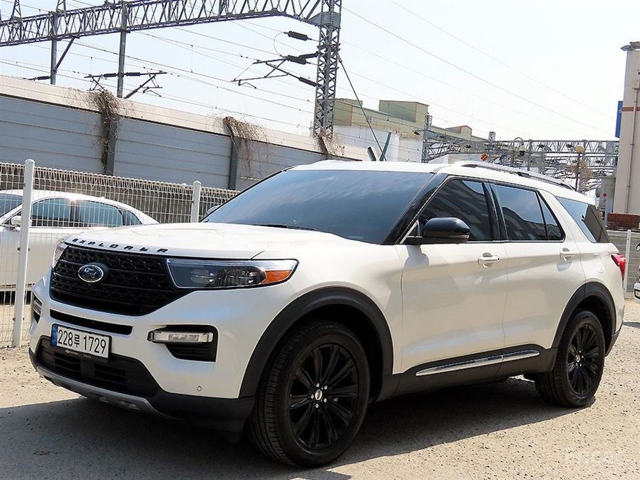 2022 Ford Explorer VI Рестайлинг 3.3 Hybrid с пробегом 96 634 км