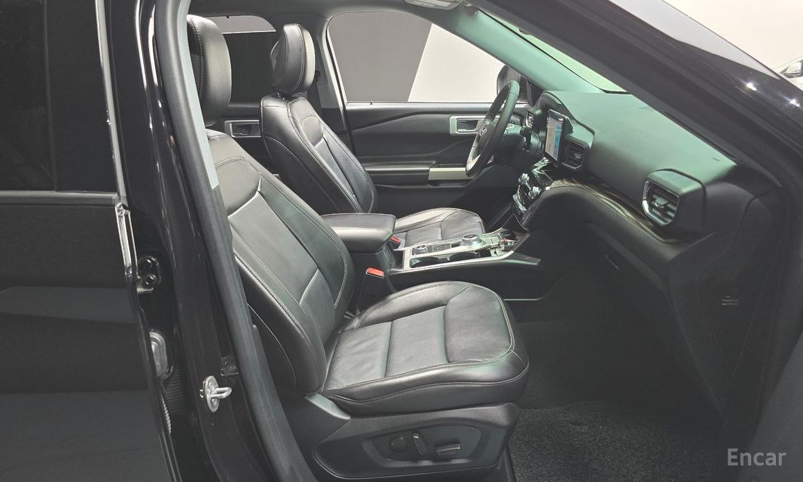 2022 Ford Explorer VI Рестайлинг 2.3 LimIted 4WD с пробегом 52 136 км