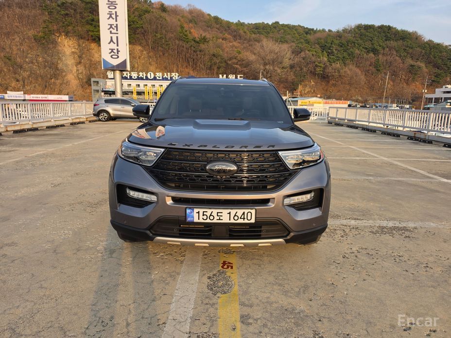 2022 Ford Explorer VI Рестайлинг 3.3 Limited 4WD с пробегом 31 031 км