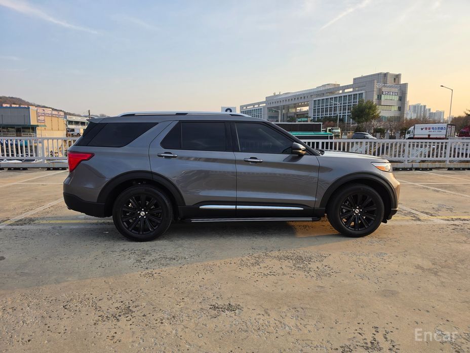 2022 Ford Explorer VI Рестайлинг 3.3 Limited 4WD с пробегом 31 031 км