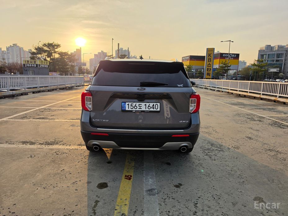 2022 Ford Explorer VI Рестайлинг 3.3 Limited 4WD с пробегом 31 031 км